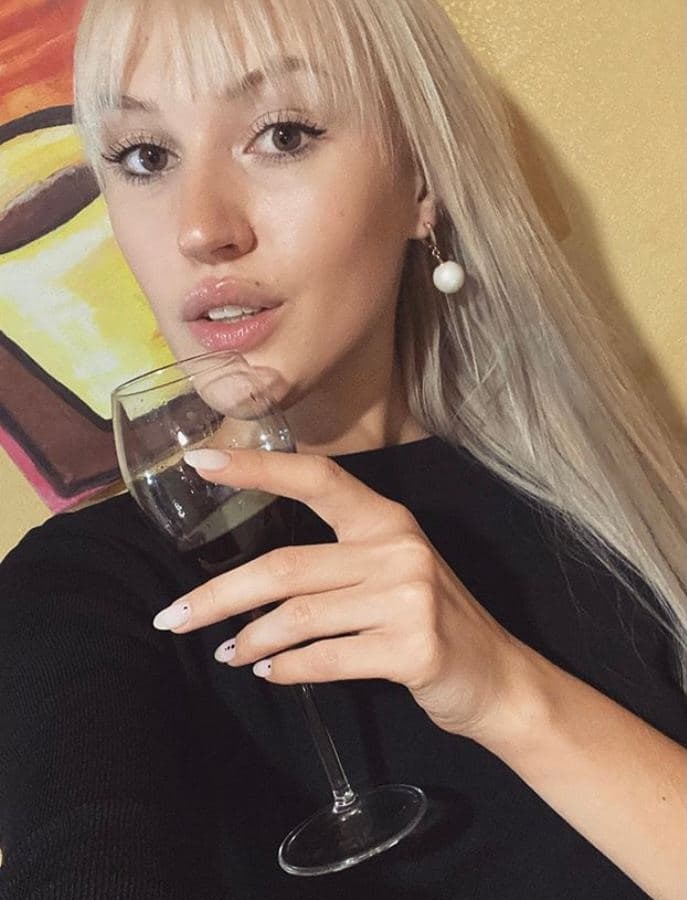 🎥 Аня привлекальеная девушка из Минусинска цена от 4000 руб