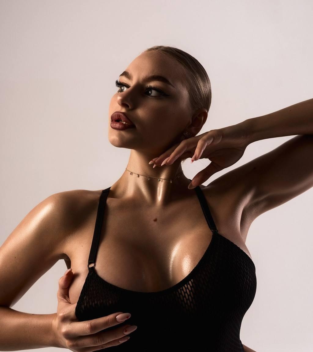 Лейла привлекальеная девушка из Минусинска цена от 9000 руб