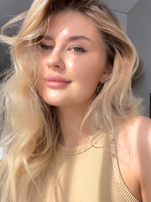 Эсмеральда привлекательная девушка из Минусинска цена от 4000 руб