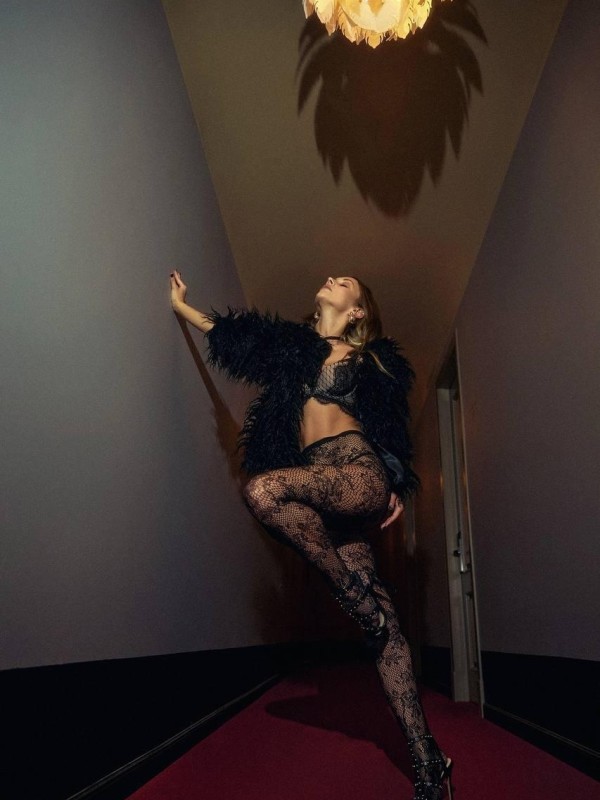 Света привлекательная девушка из Минусинска цена от 6000 руб