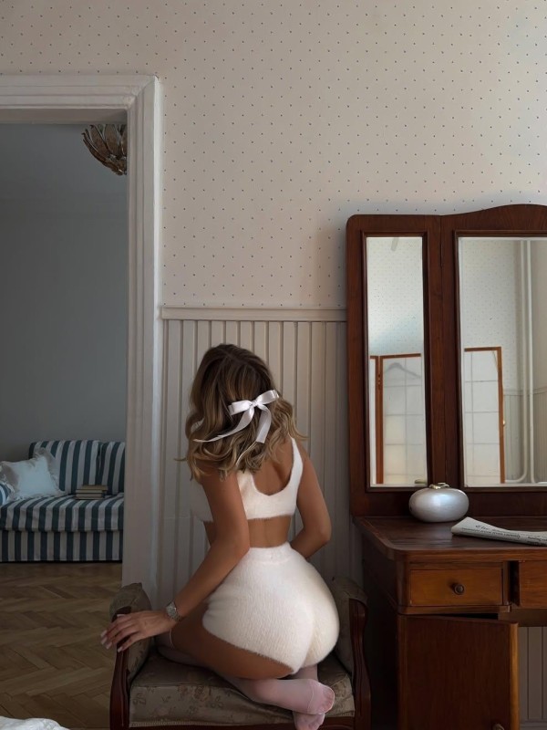 Алиса привлекательная девушка из Минусинска цена от 7000 руб